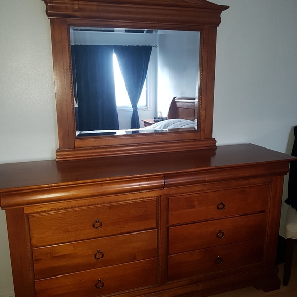 Bedroom Set - Picture 2 of 4